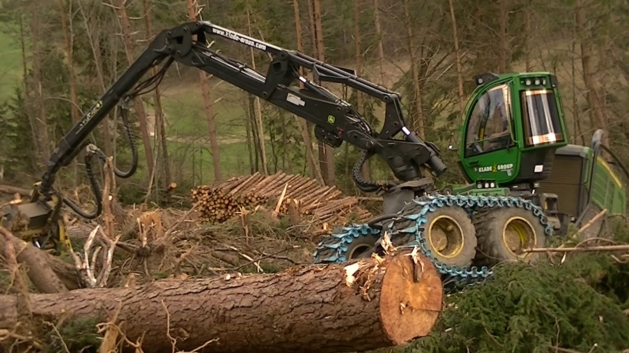 John Deere 1270G Windwurf #2