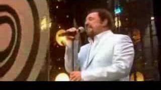 Tom Jones-I Bet You Look Good On The Dance Floor