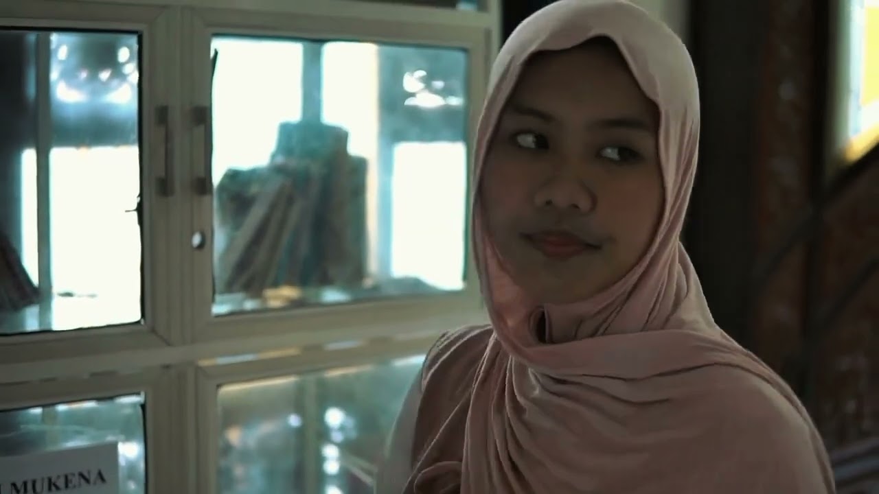 SHORT MOVIE | Al-Qur'an dalam dekapan 