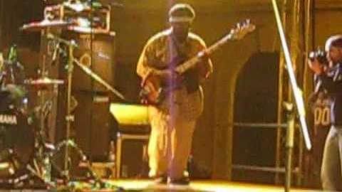 The Wailers - Aston Barrett Bass Solo + War - Live...