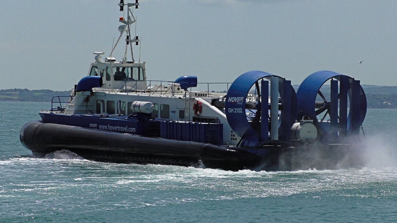 Hovercraft at Clarence Pier, Southsea - June 2015