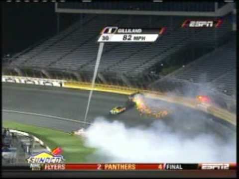 2009 NASCAR Nationwide Charlotte - David Gilliand takes Steven Wallace and Kevin Hamlin out