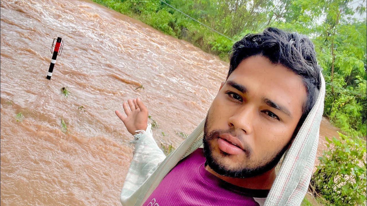 आमच्या गावात आला पूर 😱 बघा पाण्याने काय काय वाहून गेलं 😔