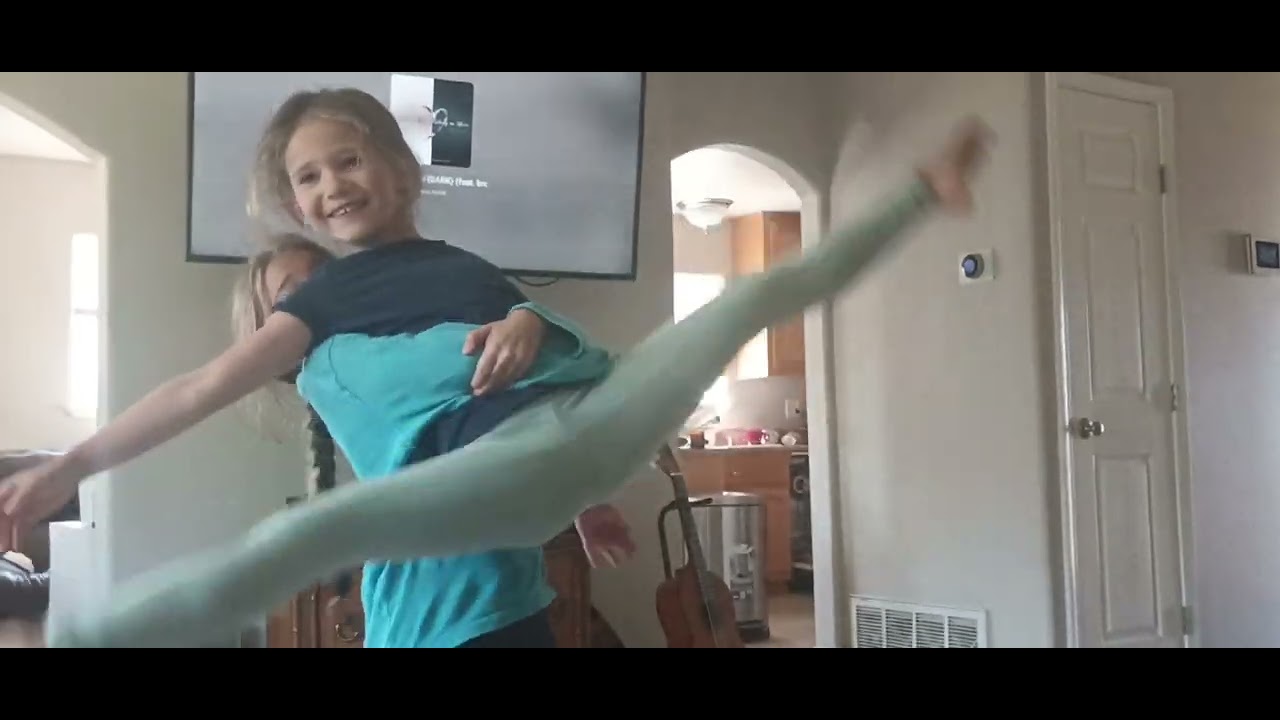 импровизации дома, сестрицы Лада Виктория и Майя