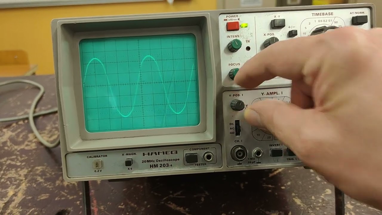 Lettura di Frequenza e Ampiezza su Oscilloscopio IPSIA Giorgi
