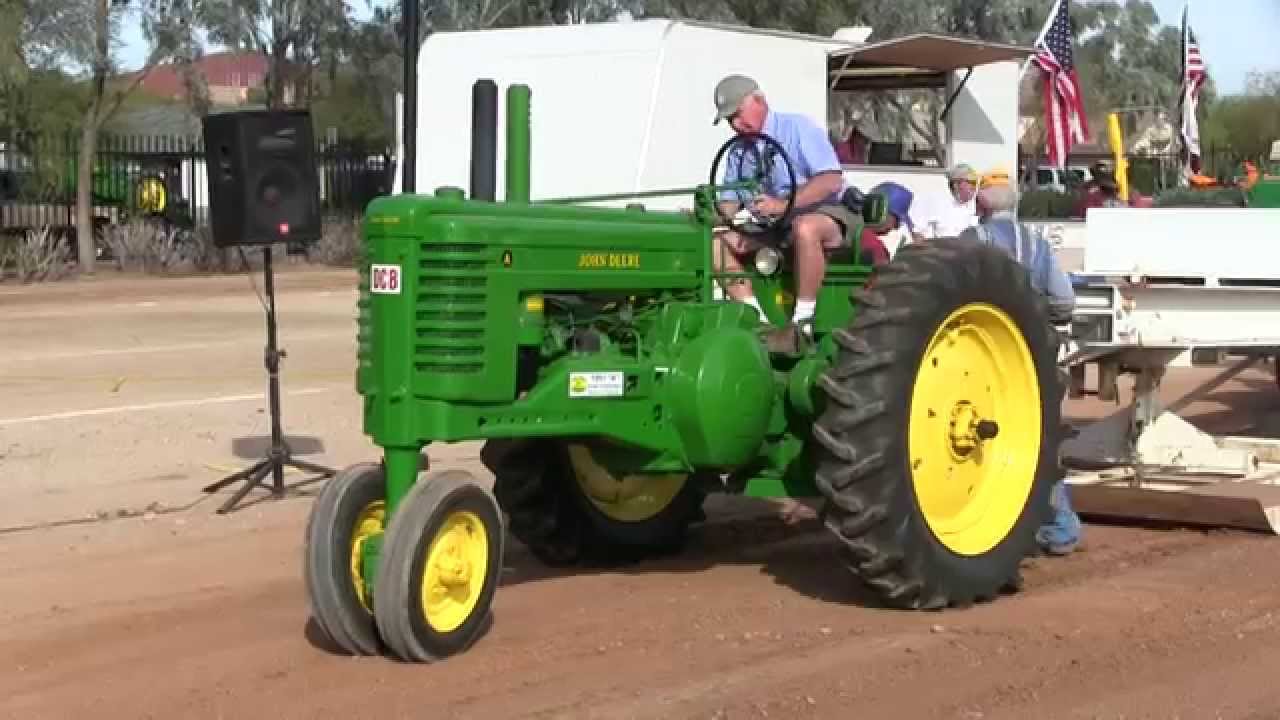 1951 John Deere A Pulling The Sled, Glendale, AZ 2015