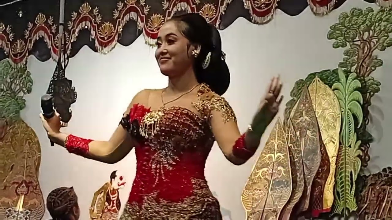 Sorotan 4.27.41 - 4.32.41 dari 🔴🟢▶️Live pentas pagelaran Wayang Kulit  di Ds.Nglegok Nglegok Blitar