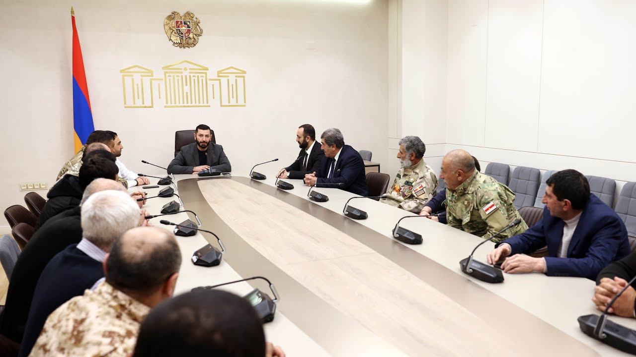 Ռուստամ Բաքոյանը հանդիպել է եզդիական համայնքի ներկայացուցիչների հետ