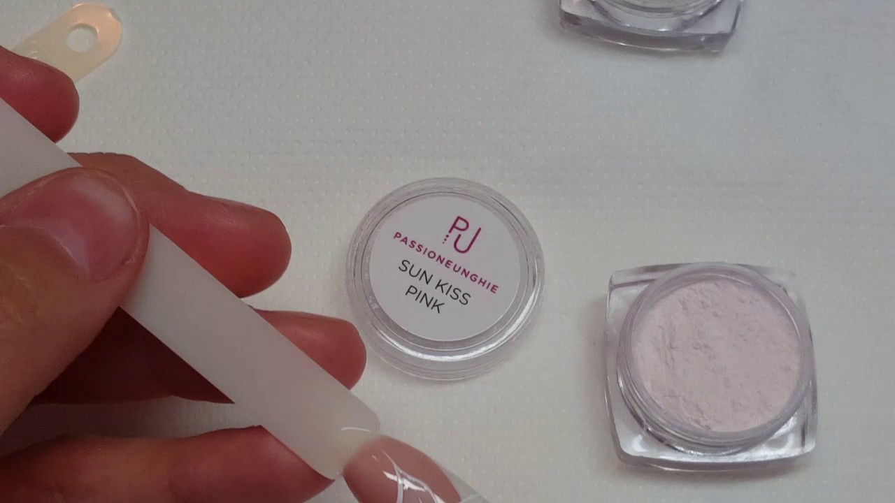 Polvere SUN KISS Passione Unghie  applicazione
