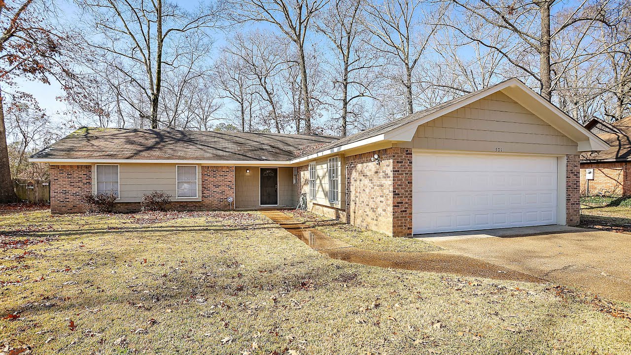 371 Sharon Dr House for Sale in Jackson, Mississippi Unbranded