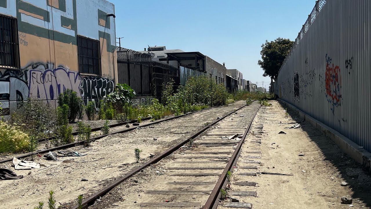 Dangerous Abandoned Graffiti Train Tracks Of “Vernon”-Los Angeles, CA DO NOT ATTEMPT⚠️*