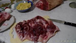 Обалденный рулет из свиной рульки с начинкой. Обалденный рулет из свиной рульки с начинкой.
