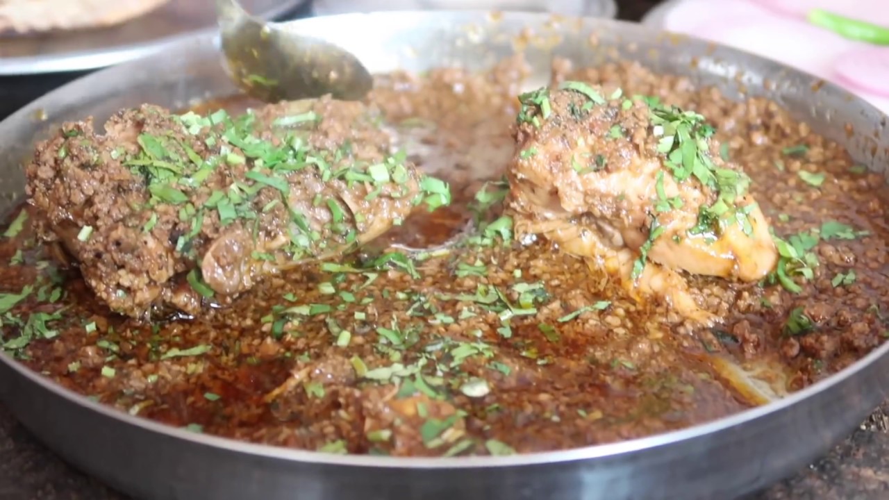 Desi GHEE Chicken Keema Curry at "Z-Corner" - East Patel Nagar | #NishaTries | Cook With Nisha