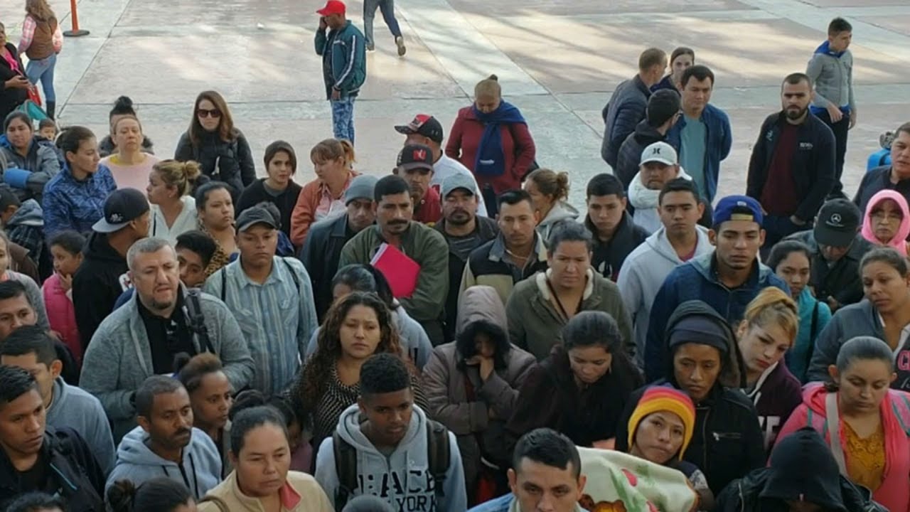 Resultado de imagem para usa mexico migrants border