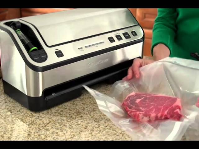  FoodSaver 4800 Series Vacuum Sealer Machine, 2-in-1