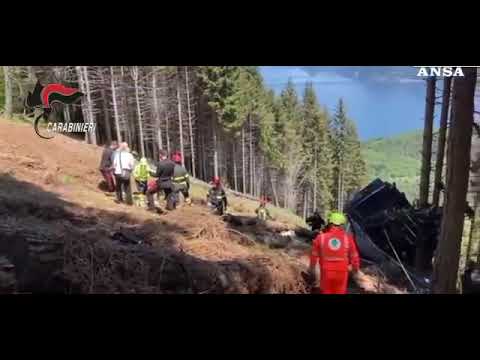 იტალიაში საბაგირო 300 მეტრის სიმაღლიდან ჩამოვარდა