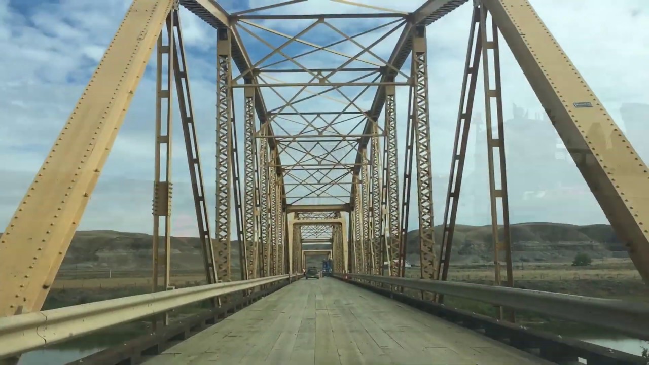 Exploring the Drumheller Valley Badlands