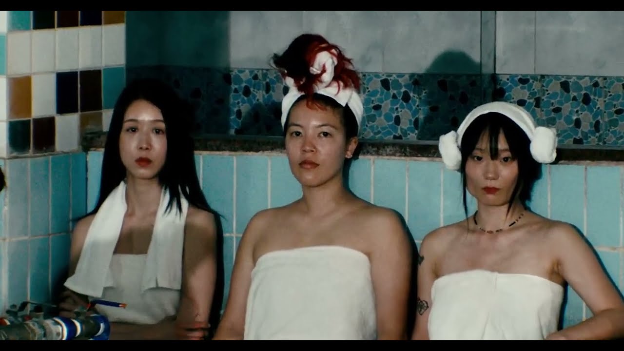Sailor Honeymoon - Pickle (MV) auf YouTube ansehen Sailor Honeymoon - Pickle (MV) auf YouTube ansehen