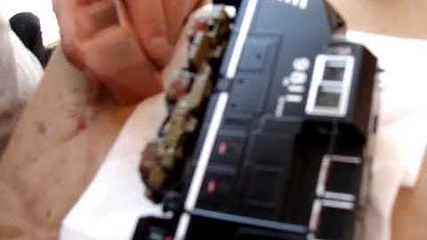 O scale trains Lionel Dash-9 non-powered weathering demo