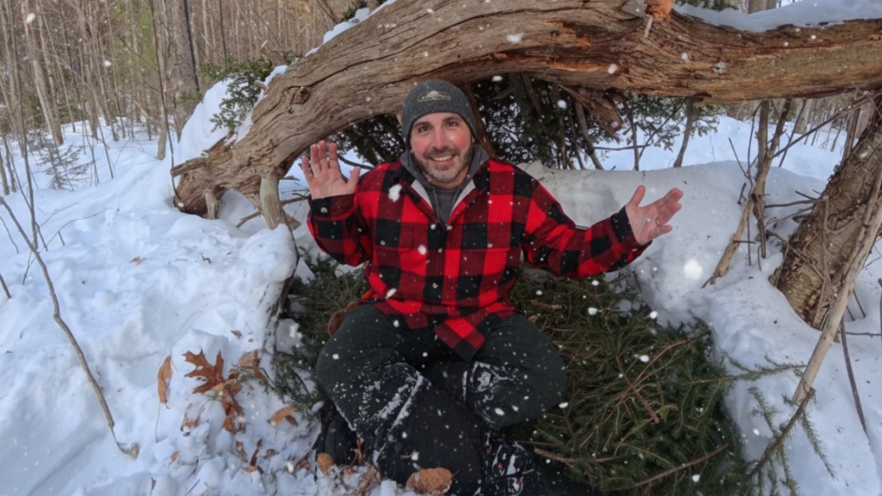 Building Survival Shelter in Extreme Winter Conditions