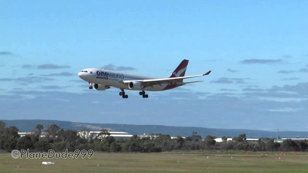 [One World] Qantas | A330-202 | VH-EBV