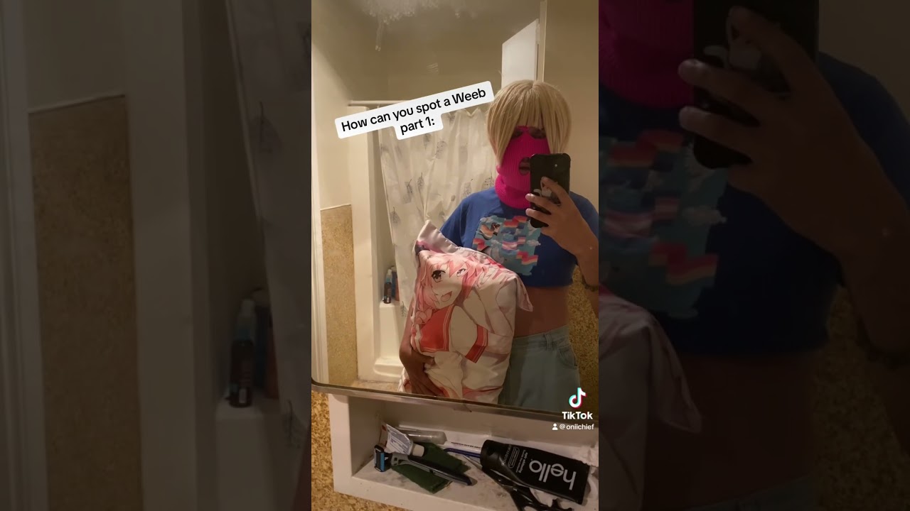 How to spot a Weeb part 1: 