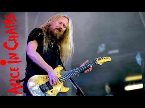 Vídeo: Patrimoni net de Jerry Cantrell: wiki, casat, família, casament, sou, germans