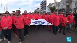 Plus de 15 000 personnes rendent hommage aux sauveteurs des Sables d'Olonne