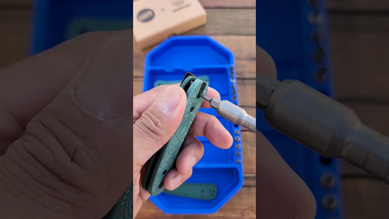 Is it easy to replace the scales on a pocket knife? 