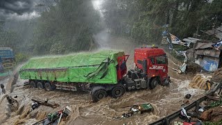 Weather Worsens Again‼️Siba Surya Trailer Truck Fails Completely on the Extreme Sitinjau Lauik Slope