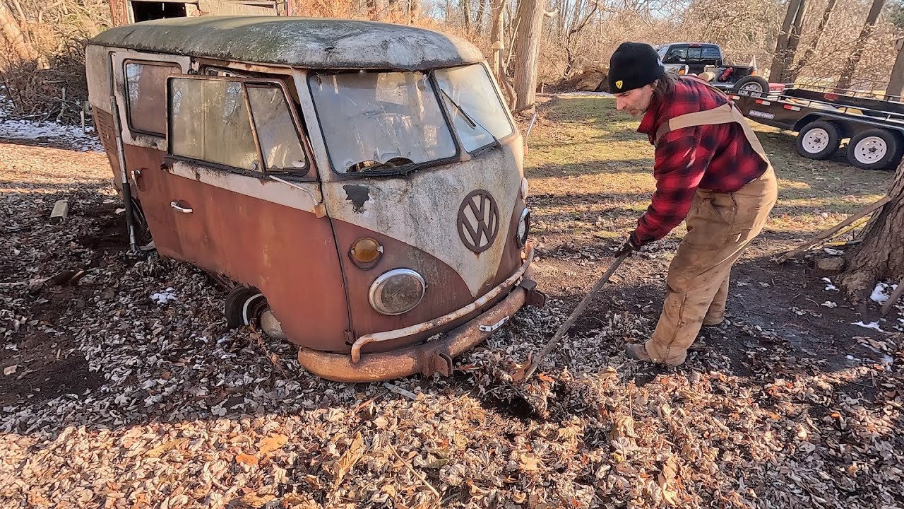 Backyard Vw Bus : A 40 Year Slumber - Kombi Rescue