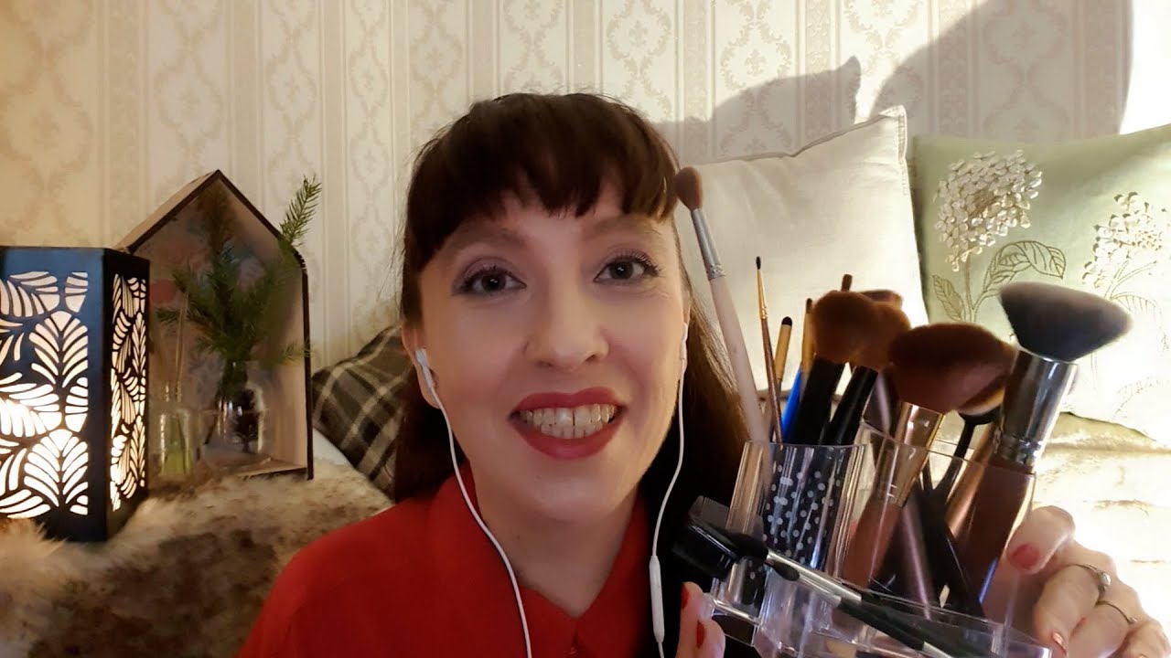 АСМР мои кисти для макияжа. Показываю и рассказываю. Близкий шепот, тк тк тк. ASMR brushes