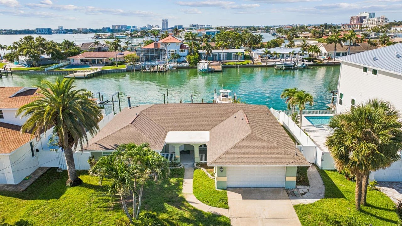 441 Palm Island NE, Clearwater