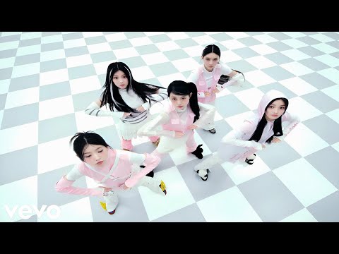 ILLIT - Jellyous (Feat. Sophie Powers) (Official 4K Music Video) #ILLIT #Jellyous #SophiePowers #4K 