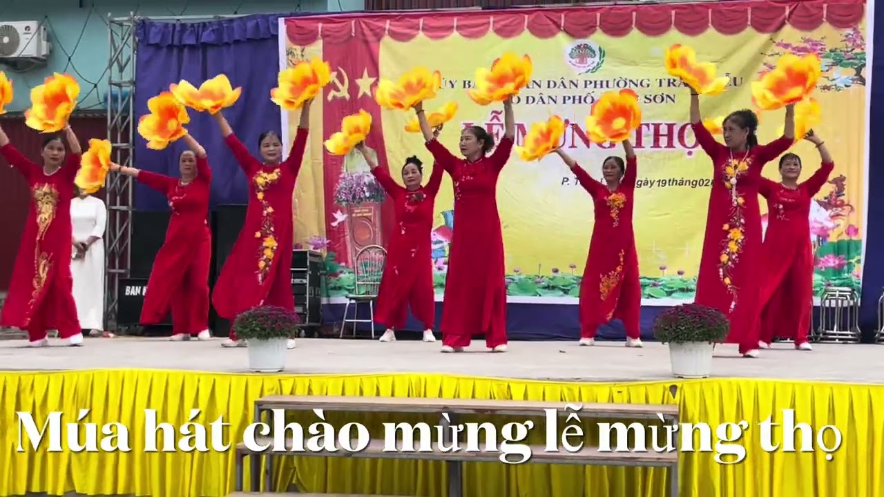 Tổ dân phố Đích Sơn chúc thọ đầu xuân 2026