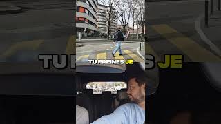 Quelle est la bonne vitesse avant d'arriver à une intersection, un virage, un giratoire etc..?