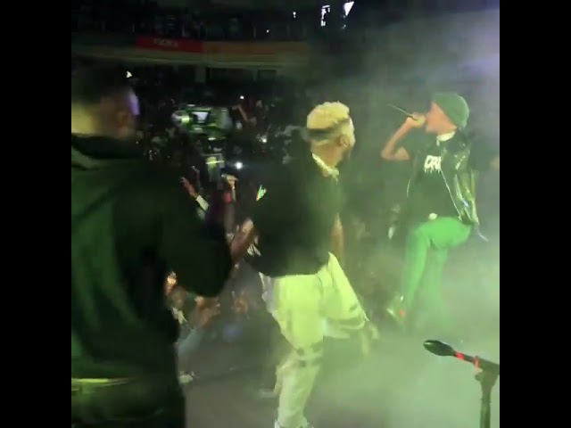 Obejrzyj Toast and Charisma on Stage #Shasha (Robins Park) w YouTube Obejrzyj Toast and Charisma on Stage #Shasha (Robins Park) w YouTube