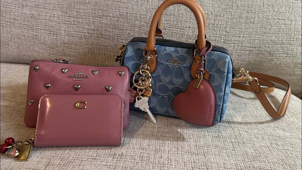 💞What I’m carrying…Happy Valentine’s Day!!💞💞V-day Edition🩷