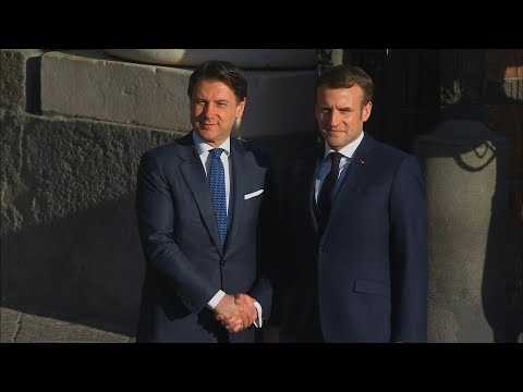 Italie: Macron et Conte arrivent à Naples pour le sommet franco-italien | AFP Images Italie: Macron et Conte arrivent à Naples pour le sommet franco-italien | AFP Images