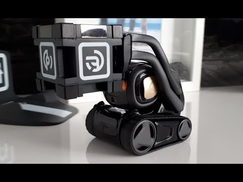 anki-vector-robot-lifting-his-cube!!