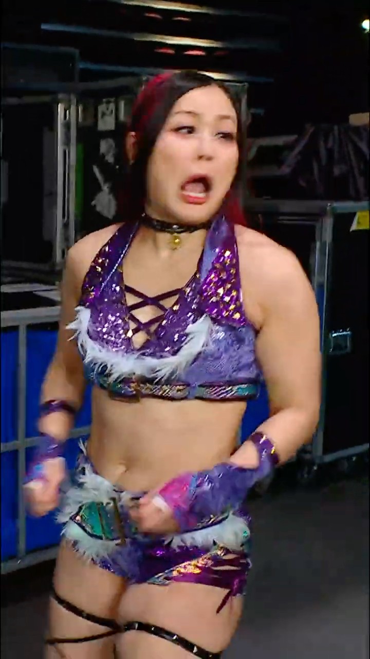 Liv Morgan ATTACKS IYO SKY ahead of their #WWEChamber Qualifying Match ? #RawOnNetflix #WWERaw