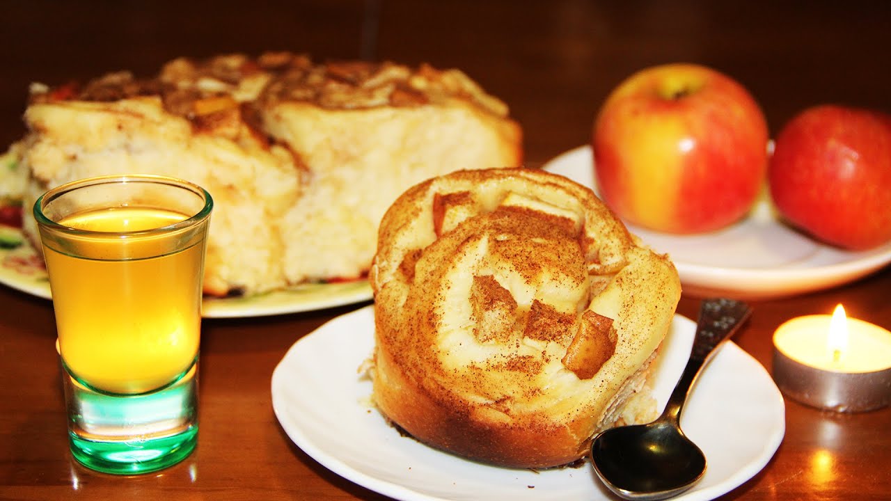 Пирог с яблоками сливочное масло. Яблочный пирог без масла сливочного. Пирог с яблочными розочками без масла.