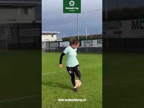 Video: Ako urobiť dúhový trik vo futbale: 10 krokov