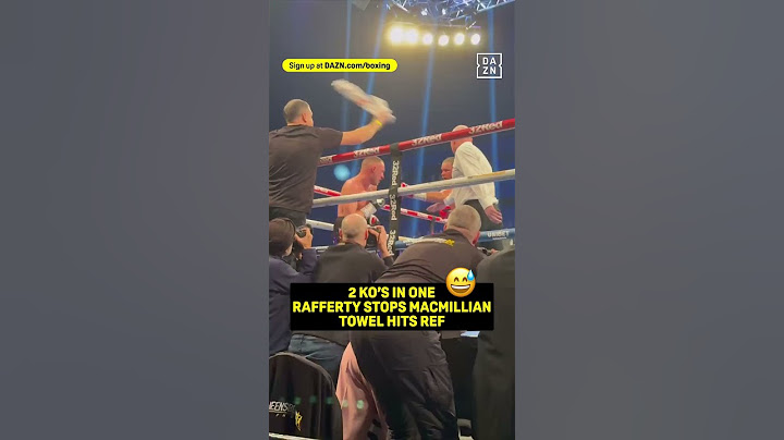 The corner threw the towel at the ref 👀