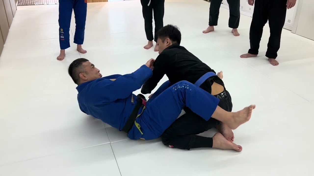 スリーブクロスグリップとクローズドガード立ち割り