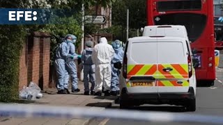 Un niño de 14 años muere por el ataque con espada en el este de Londres