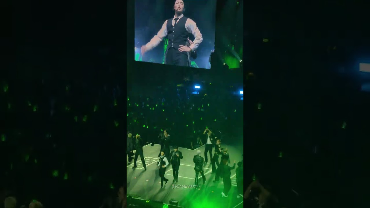 ATEEZ - BOUNCY [TOWARDS THE LIGHT: WILL THE POWER IN LYON 2025]