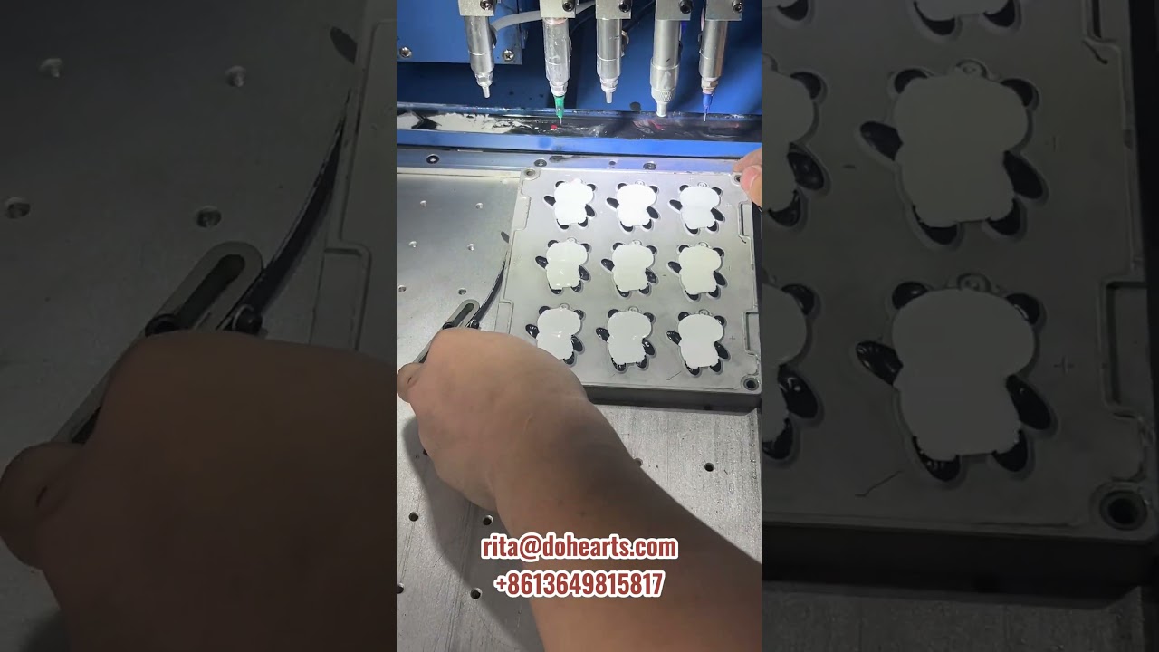 make 3D two side soft PVC keychain toys,automatic pvc souvenir logo making machine 