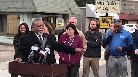 Fred Richardson comparing road construction to giv...