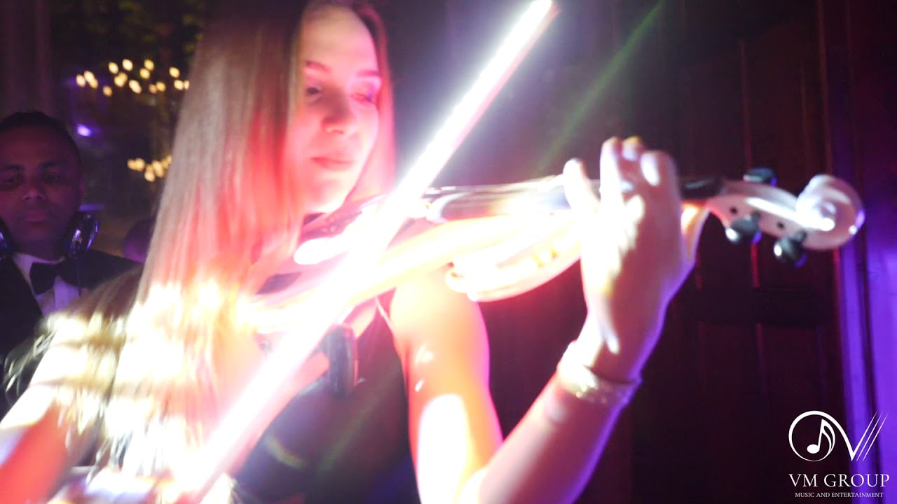 Violinista J. electric violin performer VMGROUP YouTube